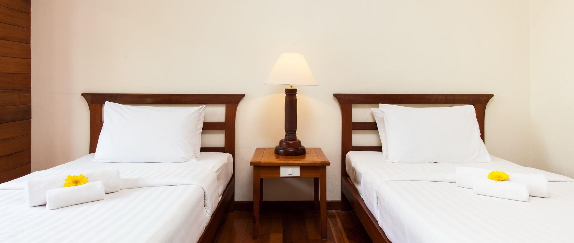 Riverhouse-The Teak House Mae Sariang Bagian luar foto