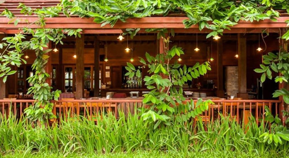 Riverhouse-The Teak House Mae Sariang Bagian luar foto
