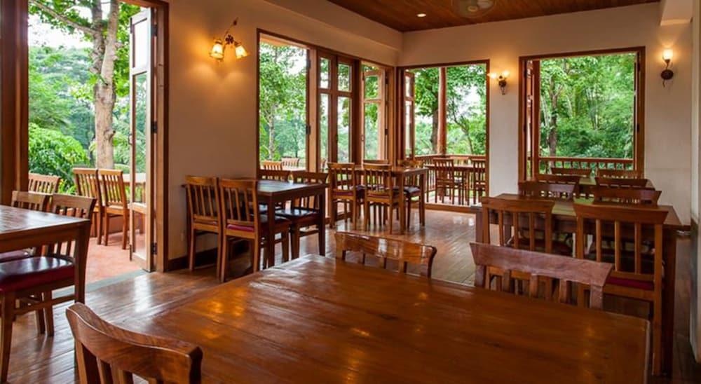 Riverhouse-The Teak House Mae Sariang Bagian luar foto