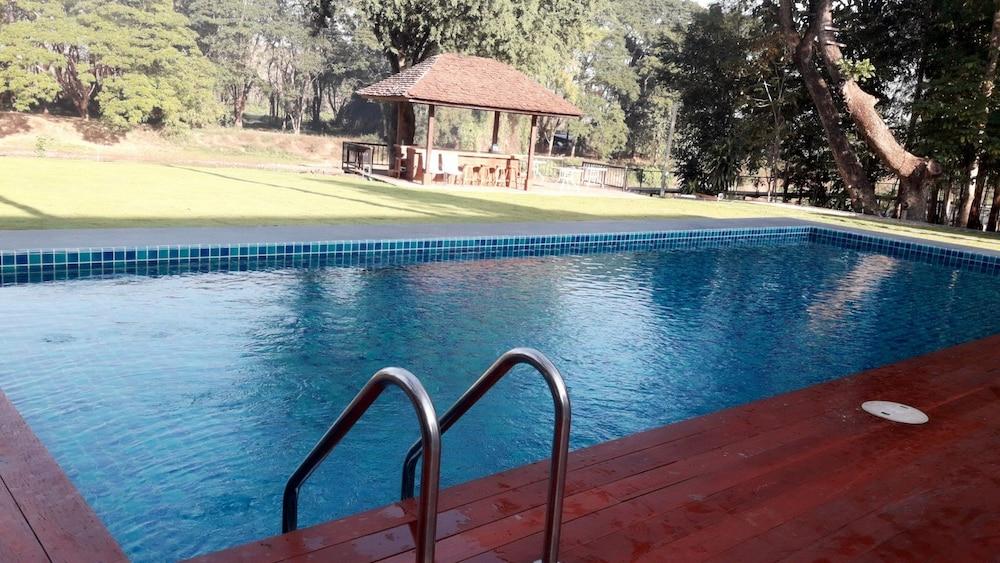 Riverhouse-The Teak House Mae Sariang Bagian luar foto