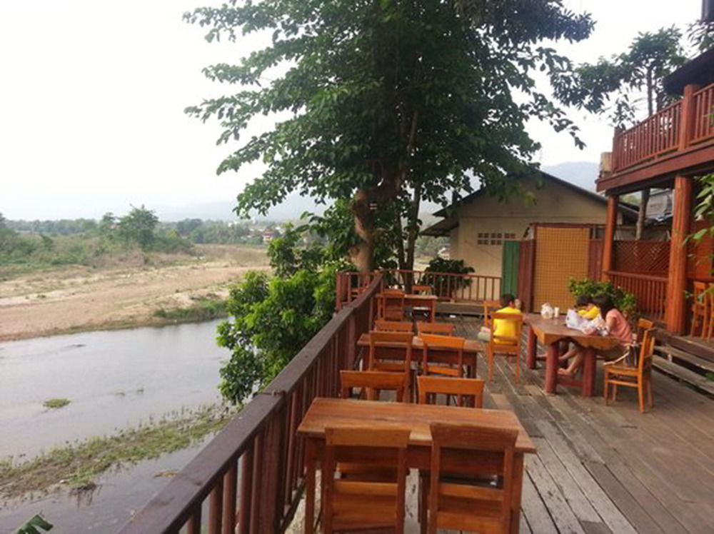 Riverhouse-The Teak House Mae Sariang Bagian luar foto