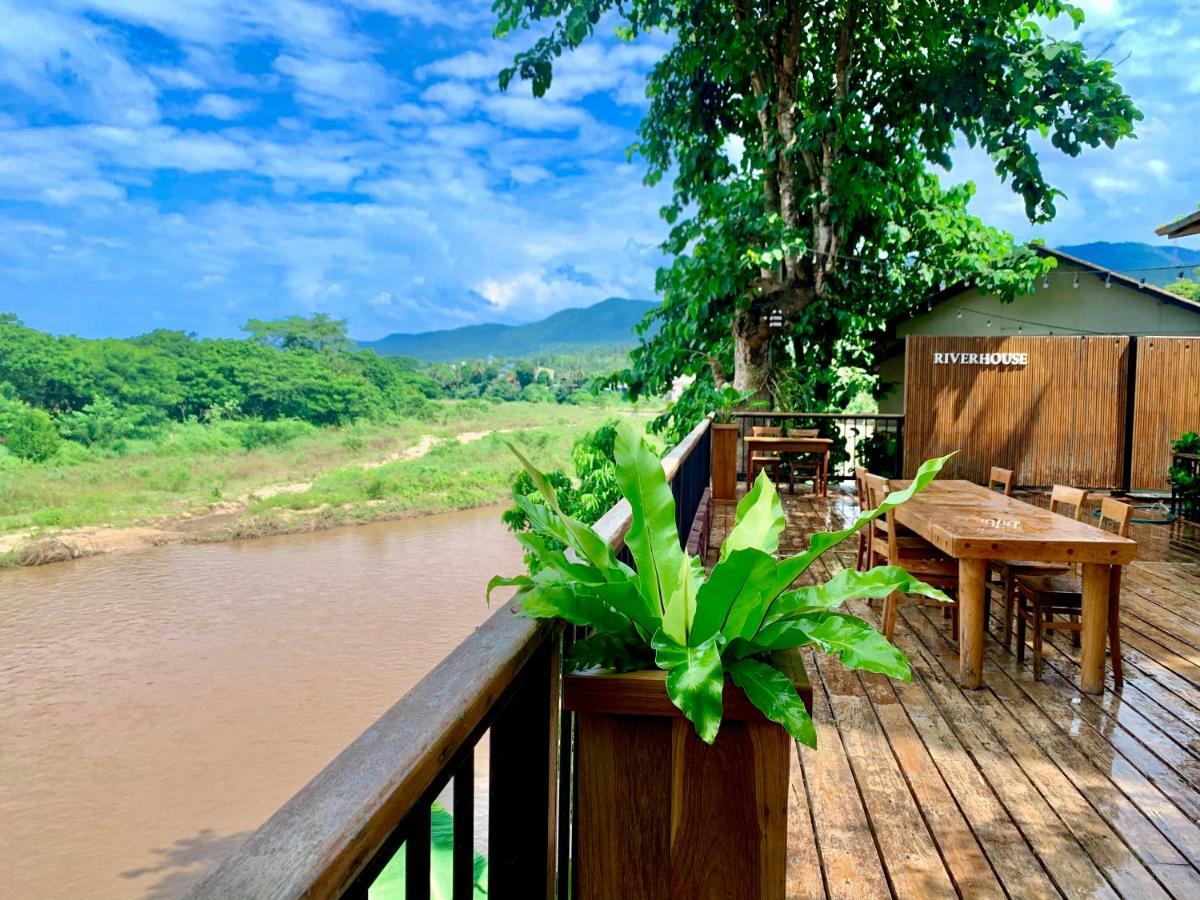Riverhouse-The Teak House Mae Sariang Bagian luar foto